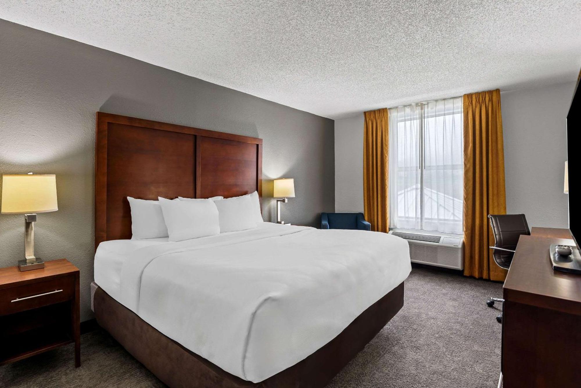 Hotel Comfort & Staunton