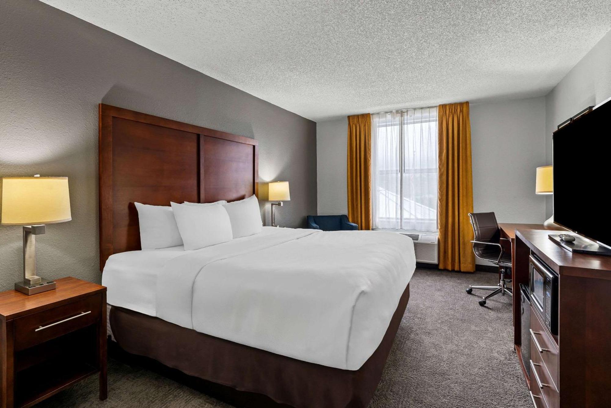 Hotel Comfort & Staunton