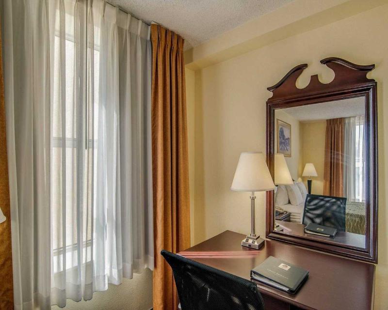 Hotel Comfort &
